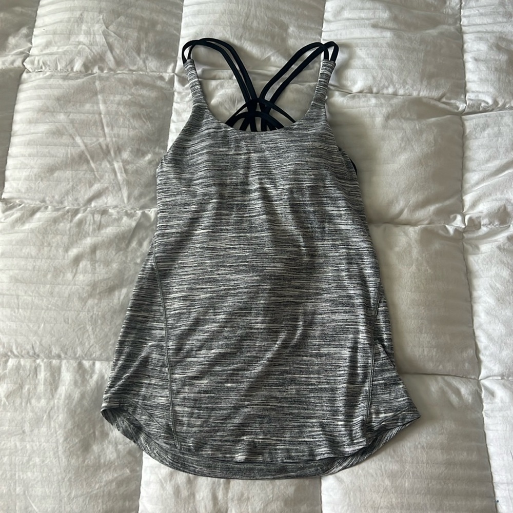 Lululemon loose tank top w bra attached (with an open back): size 4